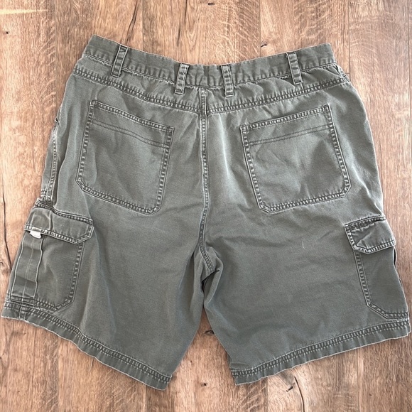 Vintage Cherokee Distressed Olive Green Cargo Utility Shorts - Picture 2 of 8